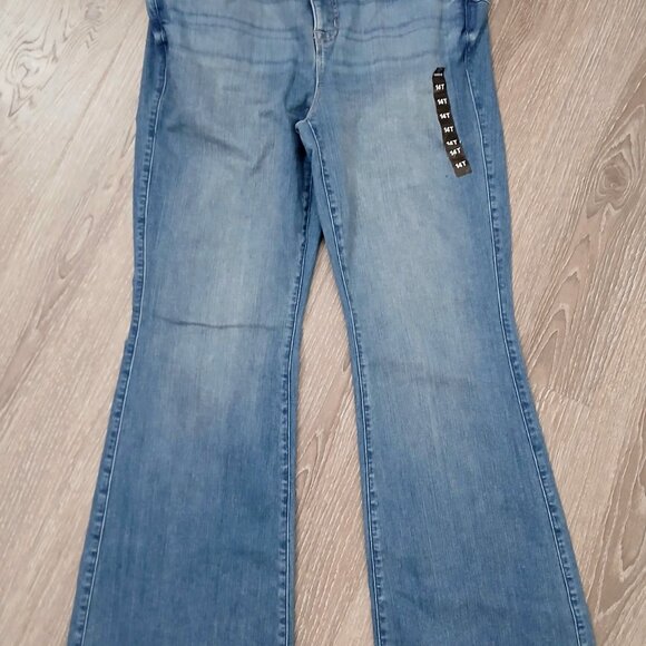 Torrid Feel the Fit Jeans Bombshell Flare Wide Premium Stretch Med Wash  14 Tall - Picture 2 of 6